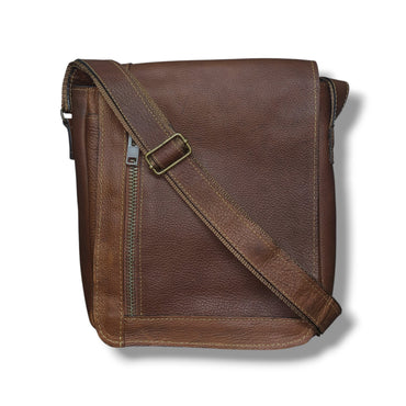 Bandolera con correa ajustable hecha de piel de res