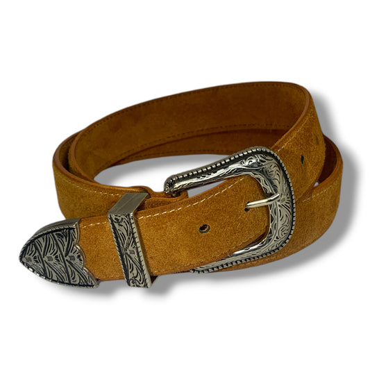 Cinturón Cow con hebilla de metal macizo hecha de piel de res