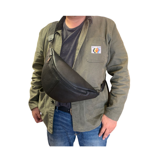 Cangurera Nomad hecha de piel de res